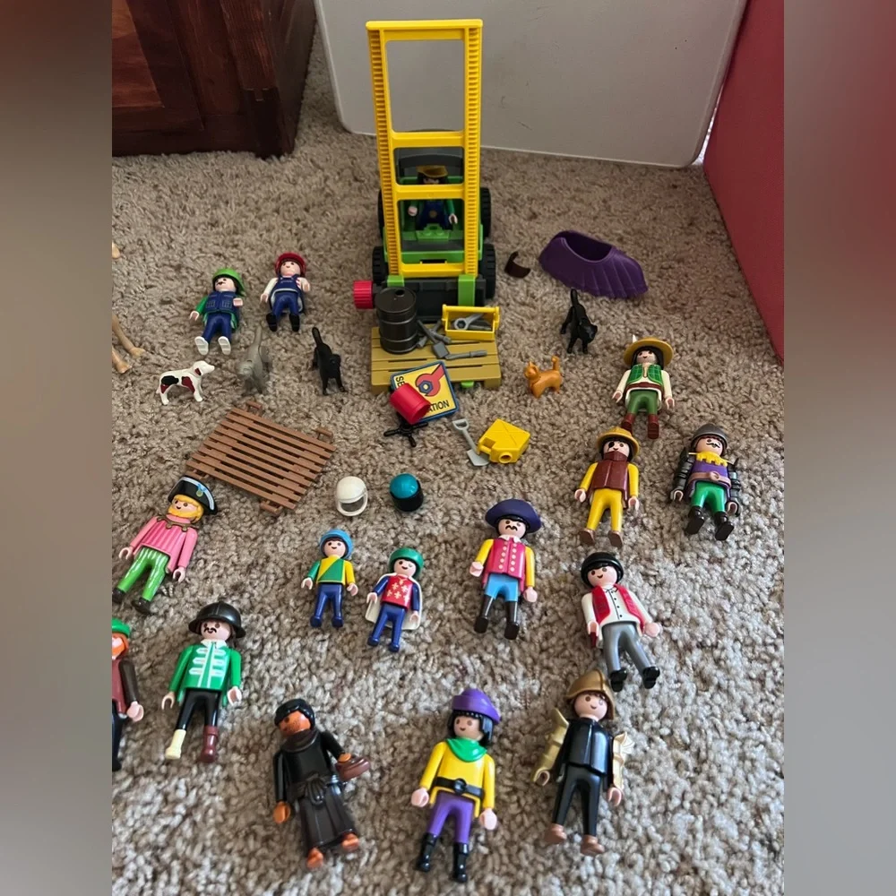Playmobil Lot forklift plus figures and Animals with accessories